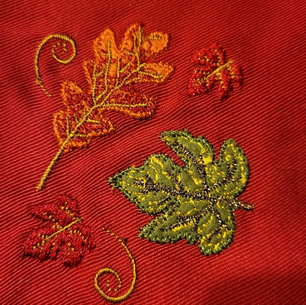 4 Vtg Burgundy Dinner Knapkins Embroidered Autumn Leaves
